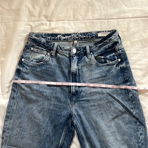 GUESS Mom Jean in Acid Wash High Rise Tapered - Picture 7 of 12